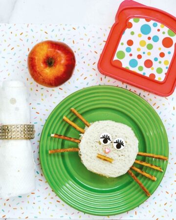25 Ways to Make School Lunch Fun, the best and most creative ways to make lunch more fun for kids going to school.