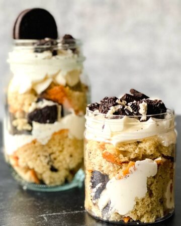 Cookies and Cream Cake in a Jar, simple dessert recipe made with cake and cookies and served in a jar. Sugar free option.