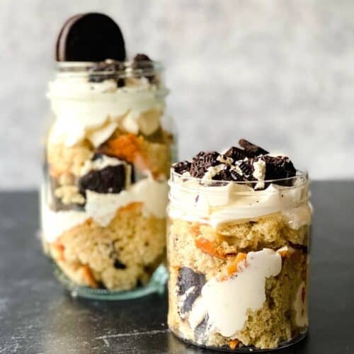 Cookies and Cream Cake in a Jar, simple dessert recipe made with cake and cookies and served in a jar. Sugar free option.