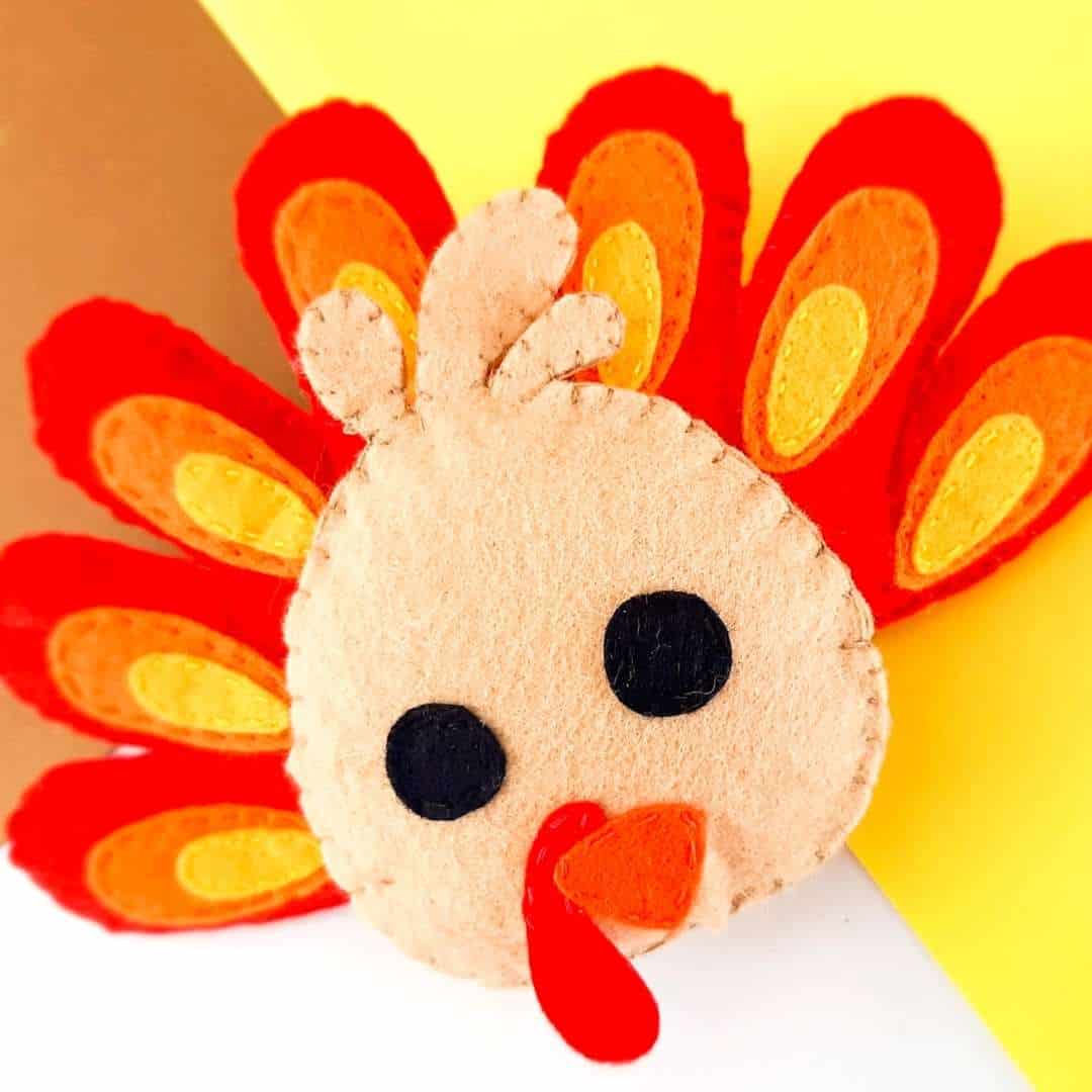 Easy Felt Turkey Craft Pattern, a simple homemade DIY Thanksgiving craft project for any age including kids. Video included.