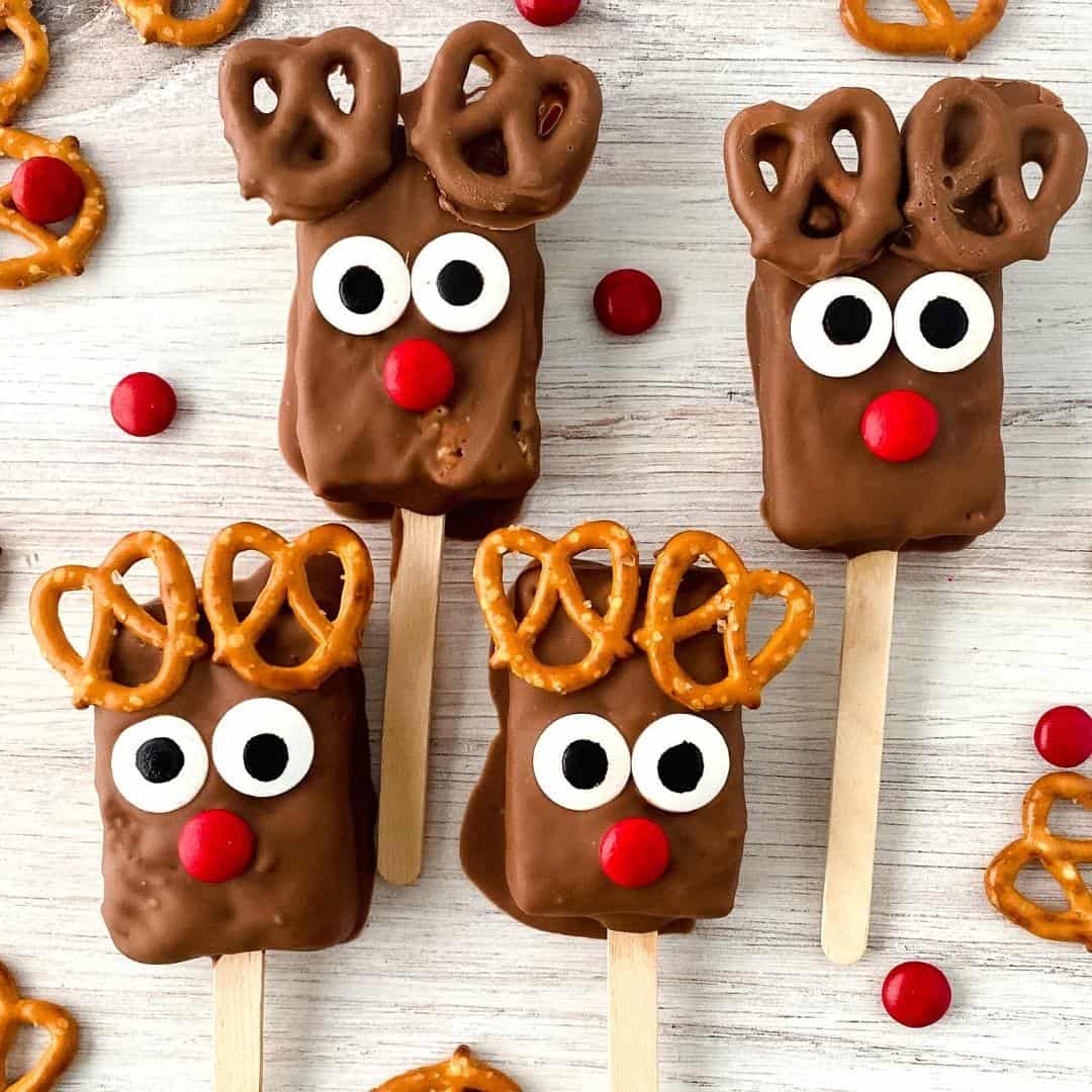 Reindeer Rice Krispie Pops , A simple Christmas or holiday treat and dessert idea that kids can help to decorate.