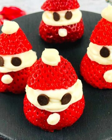 Super Cute Santa Strawberries