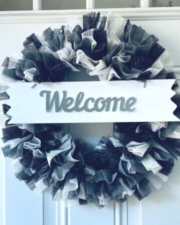 Easy Farmhouse Welcome Wreath