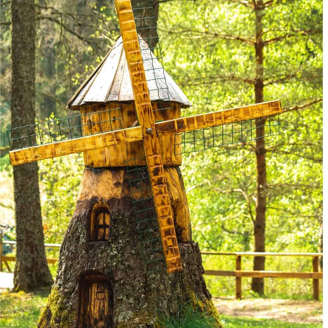 Creative Uses for Tree Stumps, 12 of the best creative uses for tree stumps that can turn that stump into something useful.