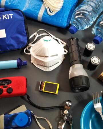 How to Build a Hiking Emergency Kit