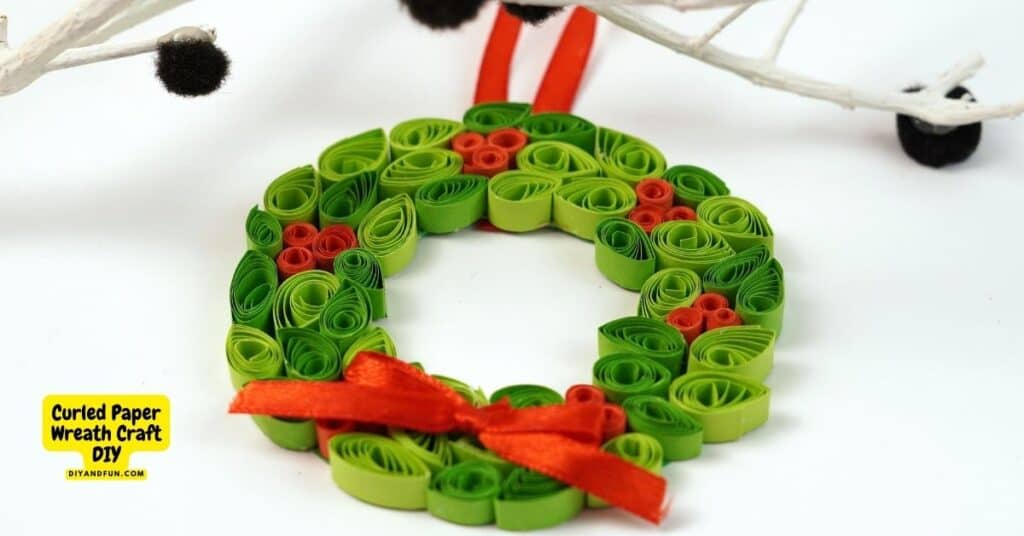 Curled Paper Wreath Craft DIY - DIY and Fun