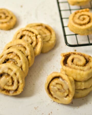 Easy Cinnamon Roll Cookies