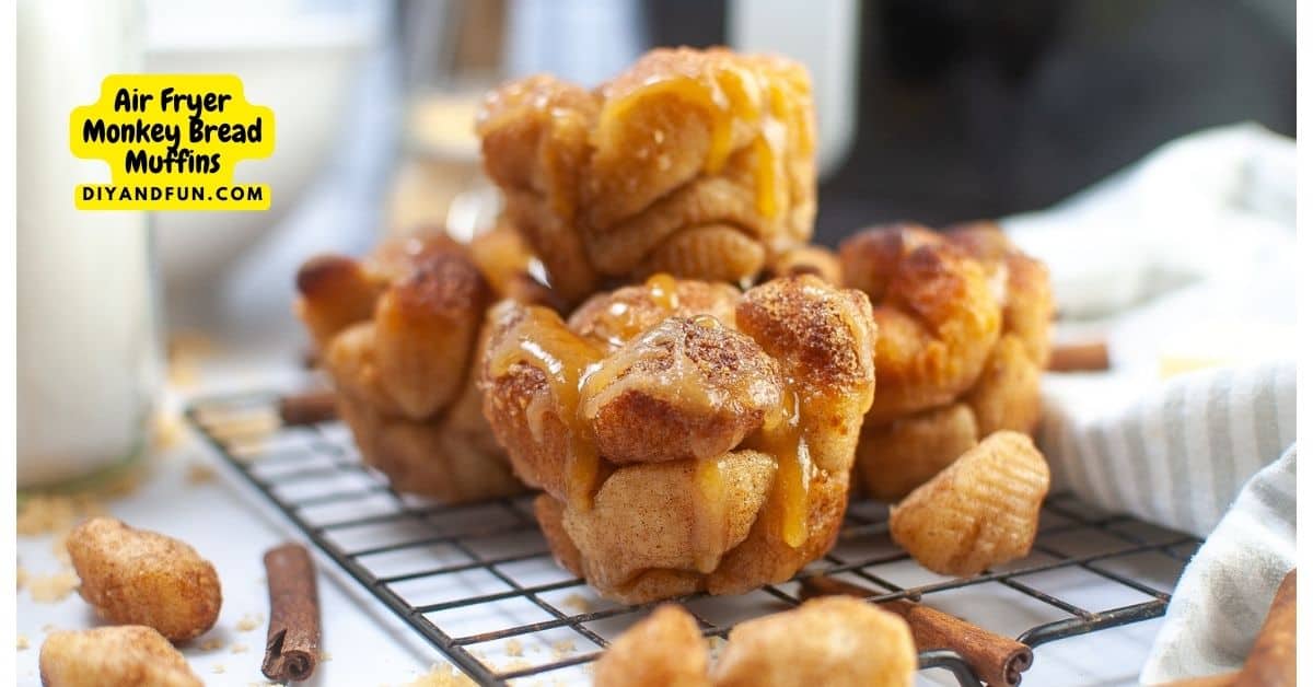 Air Fryer Monkey Bread Muffins, a delicious 5 ingredient recipe that takes less than 20 minutes to make. Breakfast, Brunch, Dessert, Snack.