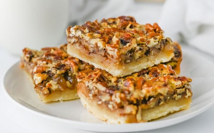 Simple Pecan Pie Bars Recipe