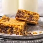 Chewy Oatmeal Chocolate Chip Bars (Easy One-Bowl Recipe)