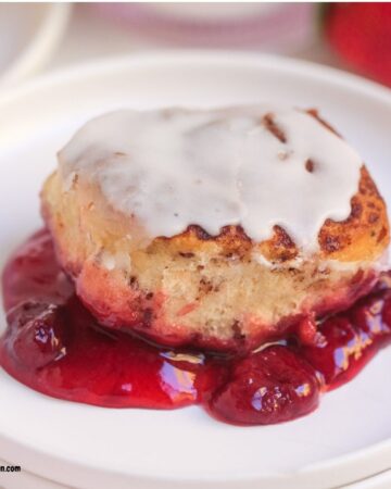 2 Ingredient Cinnamon Roll Cobbler