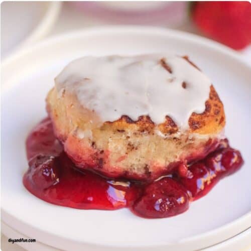 2 Ingredient Cinnamon Roll Cobbler