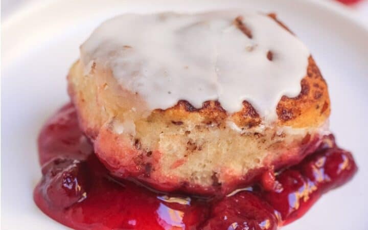 2 Ingredient Cinnamon Roll Cobbler