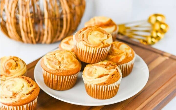 Easy Pumpkin Cream Cheese Muffins (Starbucks Copycat)