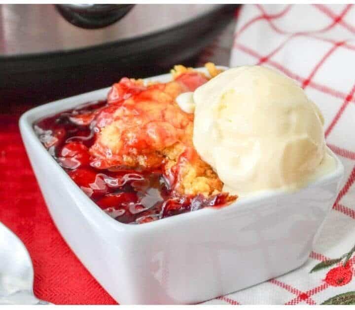 Slow Cooker 3 Ingredient Dump Cake